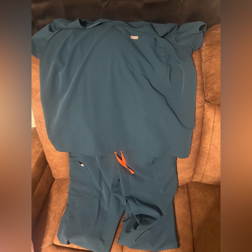 Figs Deep Reef Scrubs